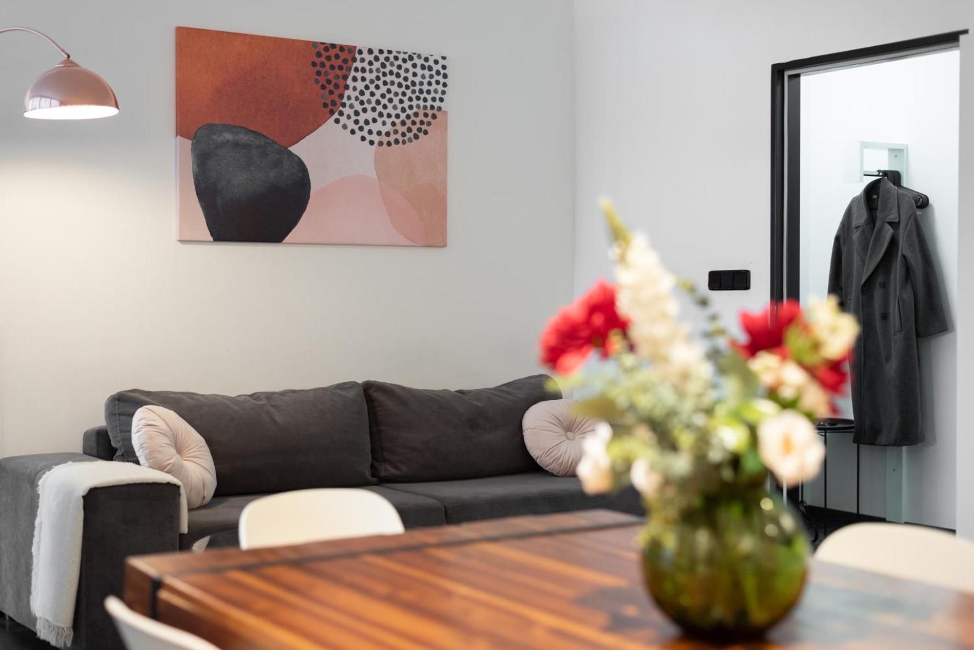 Spacious Apartments Near Karlin Square 프라하 외부 사진