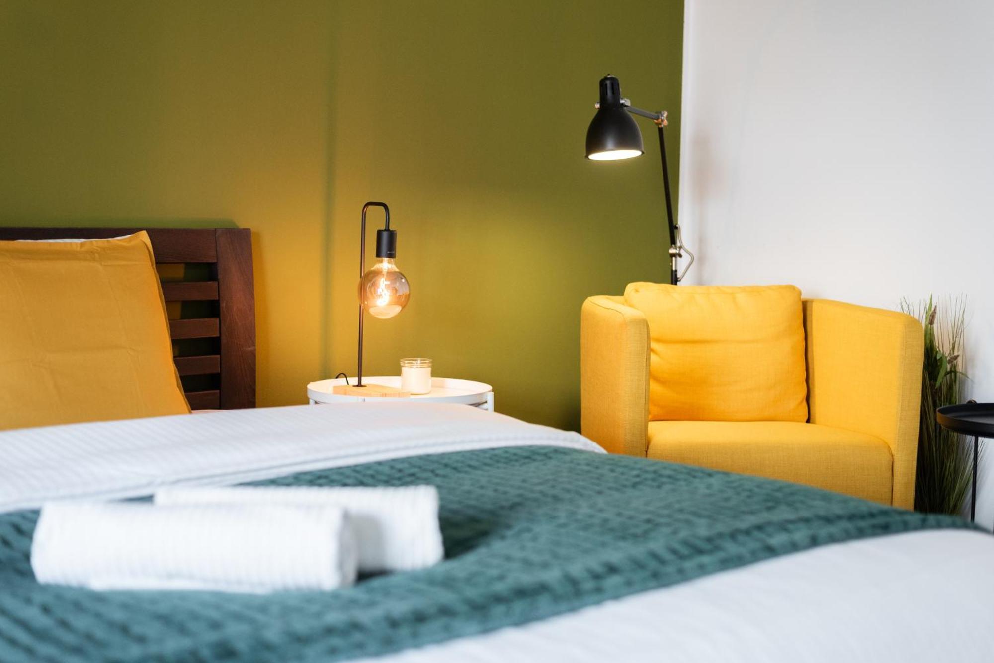 Spacious Apartments Near Karlin Square 프라하 외부 사진