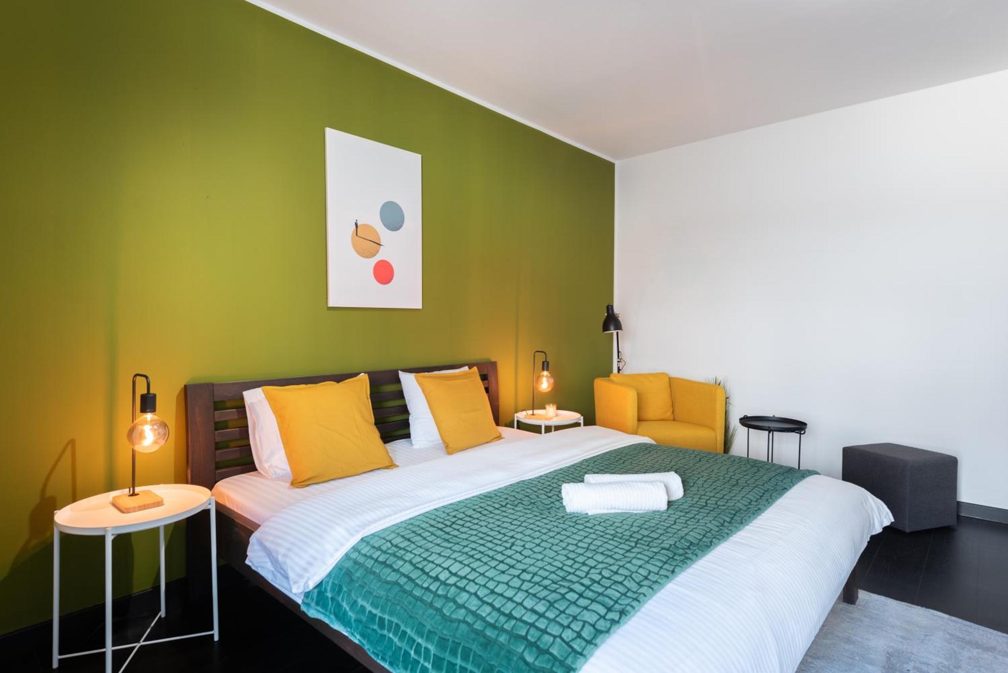 Spacious Apartments Near Karlin Square 프라하 외부 사진