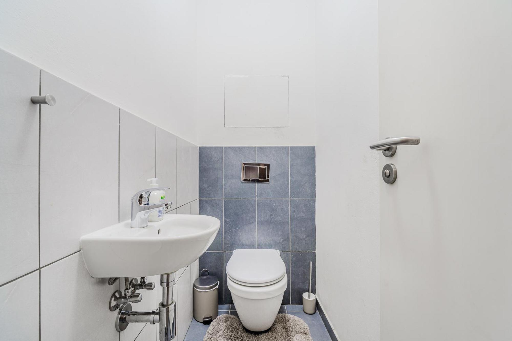 Spacious Apartments Near Karlin Square 프라하 외부 사진