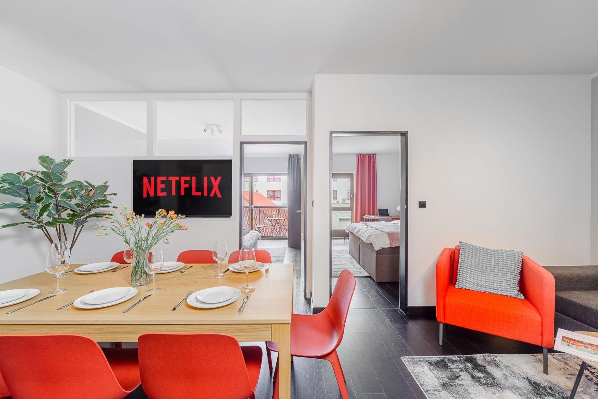 Spacious Apartments Near Karlin Square 프라하 외부 사진