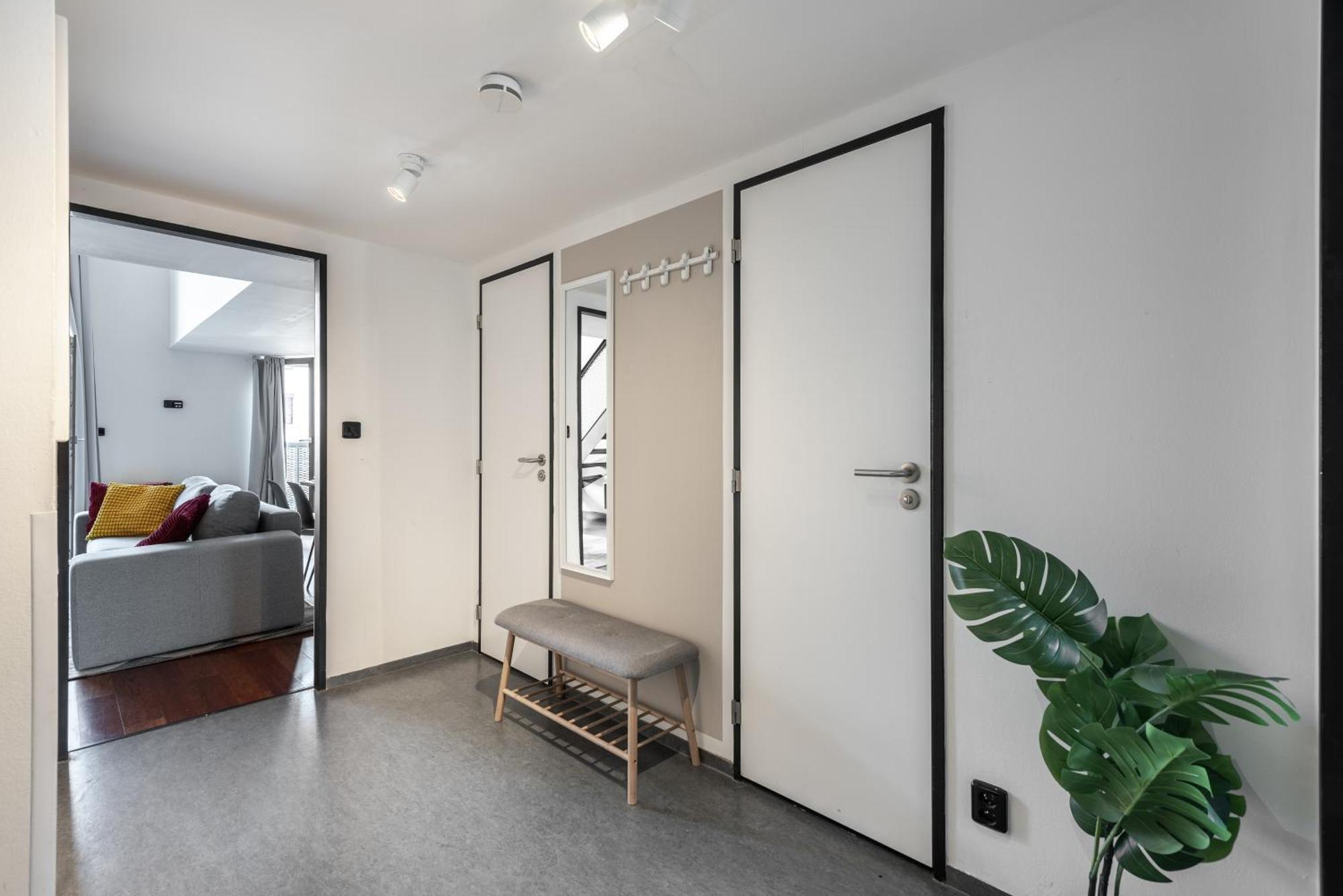Spacious Apartments Near Karlin Square 프라하 외부 사진