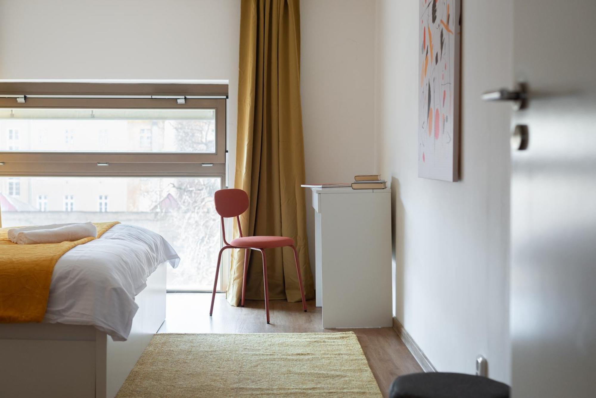 Spacious Apartments Near Karlin Square 프라하 외부 사진