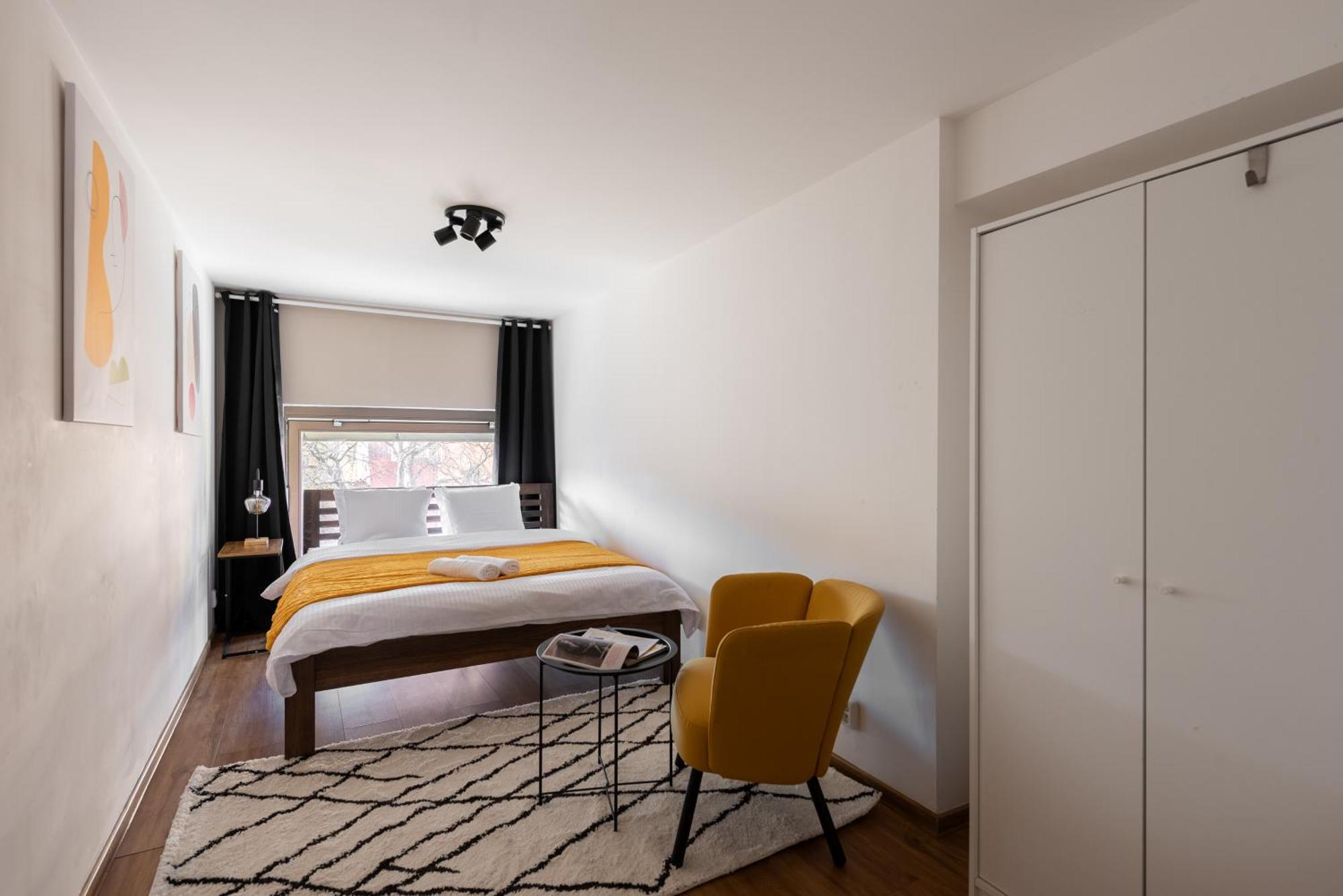 Spacious Apartments Near Karlin Square 프라하 외부 사진